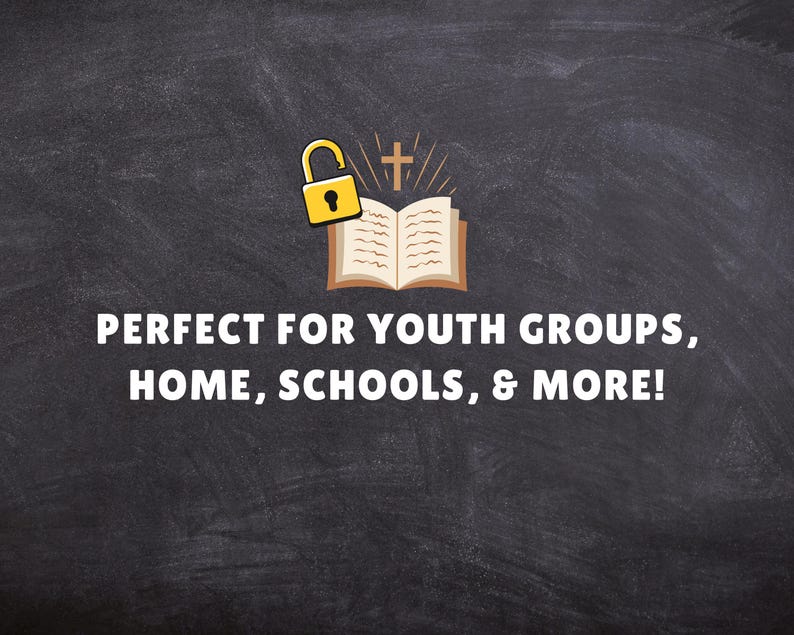 Puede incluir: Imagen con un candado amarillo sobre un libro abierto con una cruz y rayos de luz. Texto: &iexcl;PERFECTO PARA GRUPOS JUVENILES, HOGAR, ESCUELAS Y M&Aacute;S! El fondo es una pizarra gris oscuro.