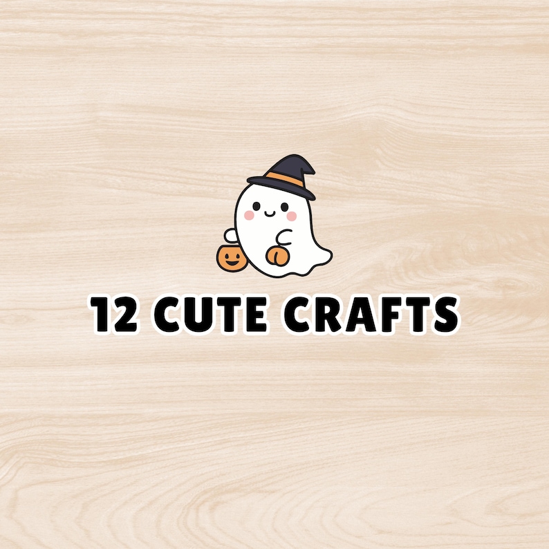K&ouml;nnte beinhalten: Eine grafische Illustration eines wei&szlig;en Geistes mit einem schwarzen Hexenhut mit orangefarbenem Band, der zwei kleine orangefarbene K&uuml;rbisse h&auml;lt. Unter dem Geist steht der Text 12 CUTE CRAFTS in fetten, schwarzen, serifenlosen Gro&szlig;buchstaben.