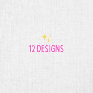 Puede incluir: Un fondo blanco con un texto rosa que dice "12 DESIGNS". Hay cuatro peque&ntilde;as estrellas amarillas sobre el texto.