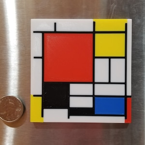 Aimant de réfrigérateur Piet Mondrian imprimé en 3D inspiré de sa composition de 1921 avec un grand avion rouge, jaune, noir, gris et bleu