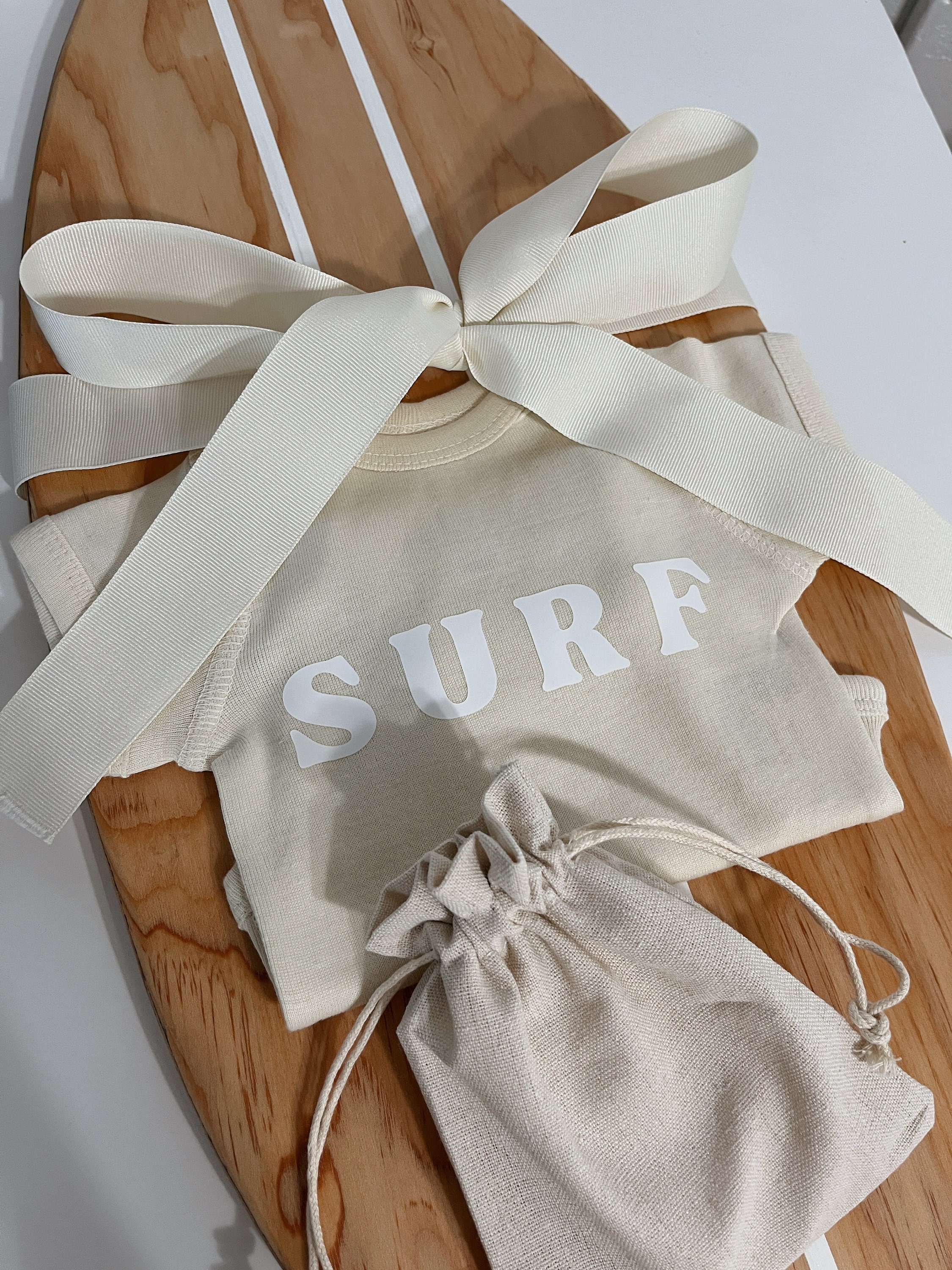ミニチュアwood.surfboard インテリア Amazon.com: Handcrafted Wooden Mini Surfboard - Perfect for