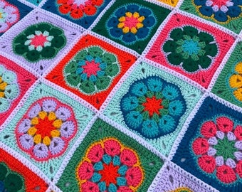 Coperta con fiori africani colorati - MODELLO all'uncinetto