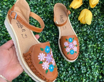 Women&#39;s floral huaraches sandal/huarache sandal with laces/women&#39;s Mexican leather sandals/women&#39;s handmade huaraches/women&#39;s Mexican shoes