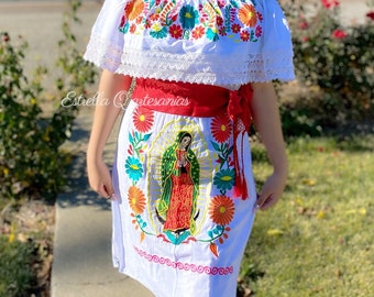Vestido Mexicano de La Virgen de Guadalupe. Vestido Bordado Floral. Vestido Formal. Vestido Tradicional Mexicano. Vestido Artesanal.