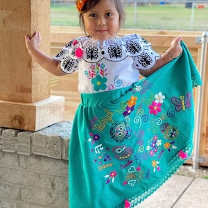 Mirabel encanto dress, skirt and blouse set, machine embroidery, child encanto bodysuit, encanto girl costume, mirabel costume