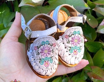 White huarache sandals for girls/Mexican baby sandals/handmade baby huarache sandals/baby leather sandals/Cinco de Mayo shoes/baby shoes