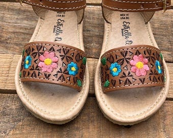 huaraches for babies and little girls /Huaraches for babies//Shoes for girls/Mexican huaraches for babies and little girls//baby sandals