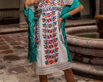 Vestido Mexicano Floral Bordado. Talla de S a xL. Vestido Tradicional Mexicano. Vestido Bohemio. Boda Mexicana. Vestido Artesanal Mexicano.