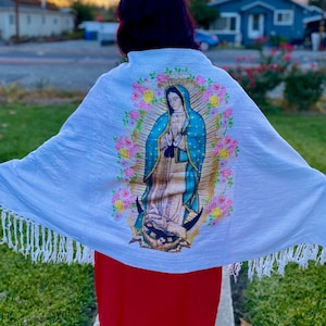 Mantón Virgen de Guadalupe. Mantón Virgen María. Mantón Tradicional Mexicano. Envoltura de manta mexicana. Tirar una manta. Manta mexicana