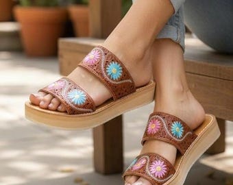 Colorful embroidered black huarache/Mexican sandals/Leather sandals for women/Mexican huarache for women with embroidered platform s.