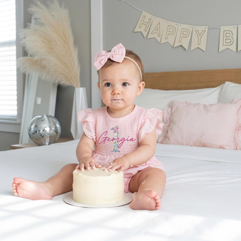 Custom Embroidered First Birthday Girl Romper, Floral 1st Bday Outfit, Cake Smash Bild 7