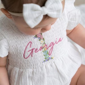 Custom Embroidered First Birthday Girl Romper, Floral 1st Bday Outfit, Cake Smash Bild 1