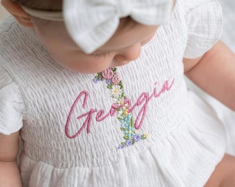 Barboteuse brodée personnalisée pour le premier anniversaire d'une petite fille, tenue florale pour le 1er anniversaire, séance photo « Cake Smash »