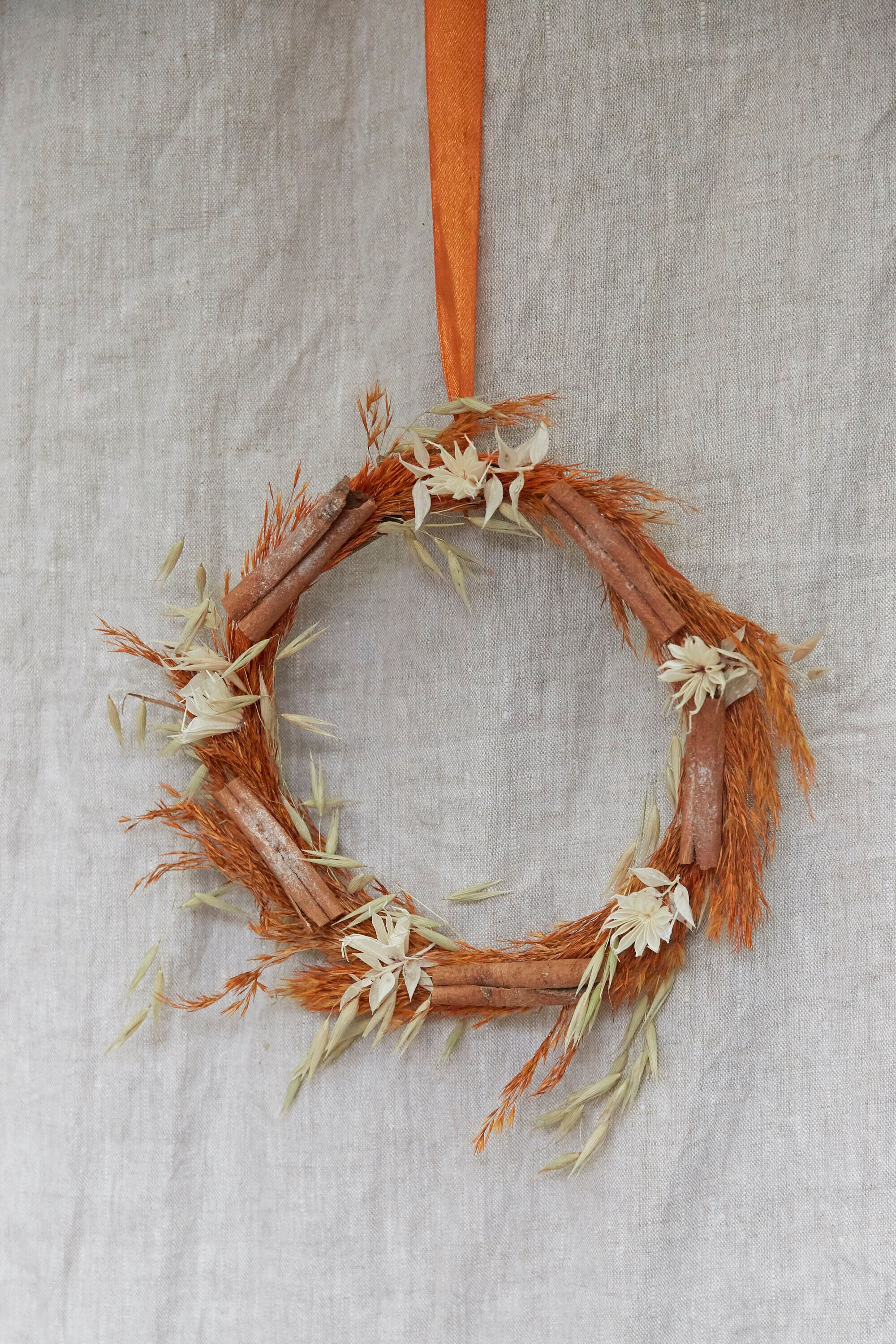 Couronne de Fleurs Séchées Orange et Cannelle