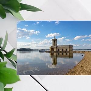 Fotografia del paesaggio della chiesa di Normanton Biglietto di auguri / Illuminazione del faro di Rutland Water Souvenir del giubileo / Stampa professionale / Biodegradabile