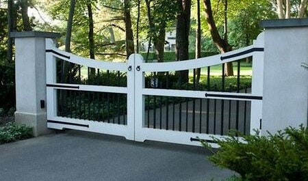 Aluminum Driveway Gate, Old English Style, Timber Style, Split swing, 16'. Includes posts and hinges
