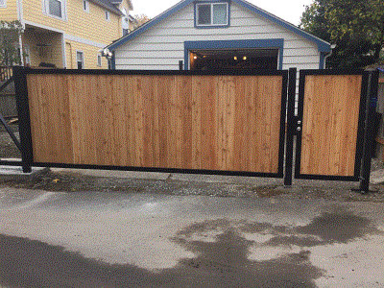 Aluminum Cantilever Driveway Gate With Walk Gate. 20' Overall. Ships