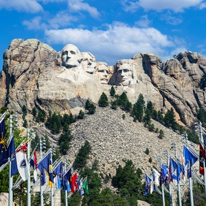 Mt. Rushmore national monument, Mount Rushmore with state flags, South Dakota, Black Hills, Mt. Rushmore picture,