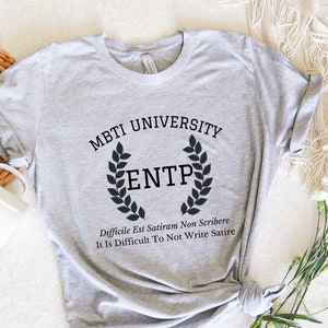 ENTP College Varsity Latin Phrase Shirt | Myers Briggs Shirt | Personality Type | ENTP Shirt | MBTI Gift | Psychology Gift | Funny Shirt