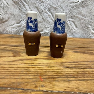 Vintage Salz und Pfeffer Streuer von Blue & White