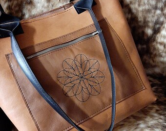 Tote Bag Shopper Handtasche cognac schwarz bestickt Blume Blüte Leder Schlüsselband Magnetverschluss lange Henkel