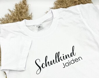 Personalisiertes Schulkind T-Shirt | Schulkind 2023 I Einschulung I Erstklässler | T-Shirt zur Einschulung | Kinder T-Shirt