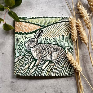 Carte de voeux Art lièvre – Style linogravure | carte imprimée nature | carte de faune de la campagne | Respectueux de l'environnement | Blanc à l'intérieur | Occasion spéciale