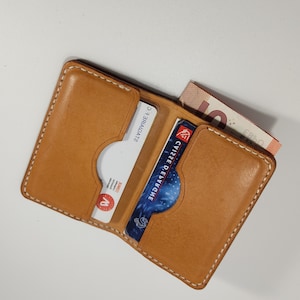Porte-cartes personnalisable en cuir, cousu à la main