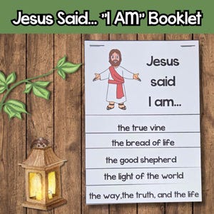 Könnte beinhalten: Ein Heft mit dem Titel "Jesus Said... 'I AM' Booklet" mit einer Cartoon-Illustration von Jesus. Das Heft listet "Ich bin"-Aussagen auf: der wahre Weinstock, das Brot des Lebens, der gute Hirte, das Licht der Welt und der Weg, die Wahrheit und das Leben.