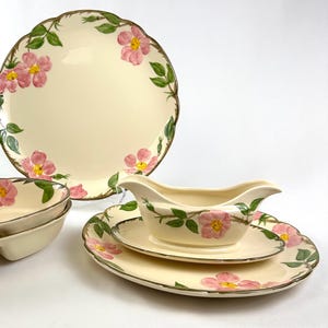 Franciscan Rose Pattern 皿とピッチャーセット Amazon.com | Franciscan Desert Rose 20-Piece Dinnerware Set
