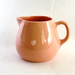 Vintage Pink Ceramic Pitcher – Mid-Century Modern Pottery Jug – Peachy Pink Glaze Kitchen Decor