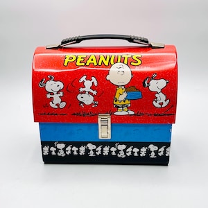 Vintage Snoopy Domed Tin Lunchbox by Vandor - Classic Peanuts Collectible