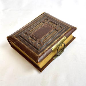 Antique Art Nouveau German Victorian Leather Photo Album with Brass Clasp & Gilded Pages – 19th Century Cabinet Card Album