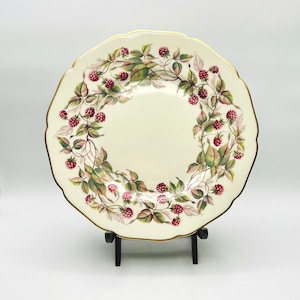 Vintage Royal York &quot;Red Raspberry&quot; Dinner Plates 10.5&quot; - Set of 2 - Scalloped Gold Trim - Mid Century German Fine China