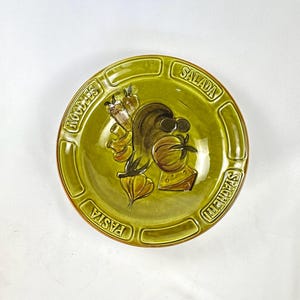 Vintage Green Pasta Bowl – Hand-Painted Italian Style Ceramic, Embossed with “Pasta,” “Noodles,” “Spaghetti,” and “Salada” – 13” Wide