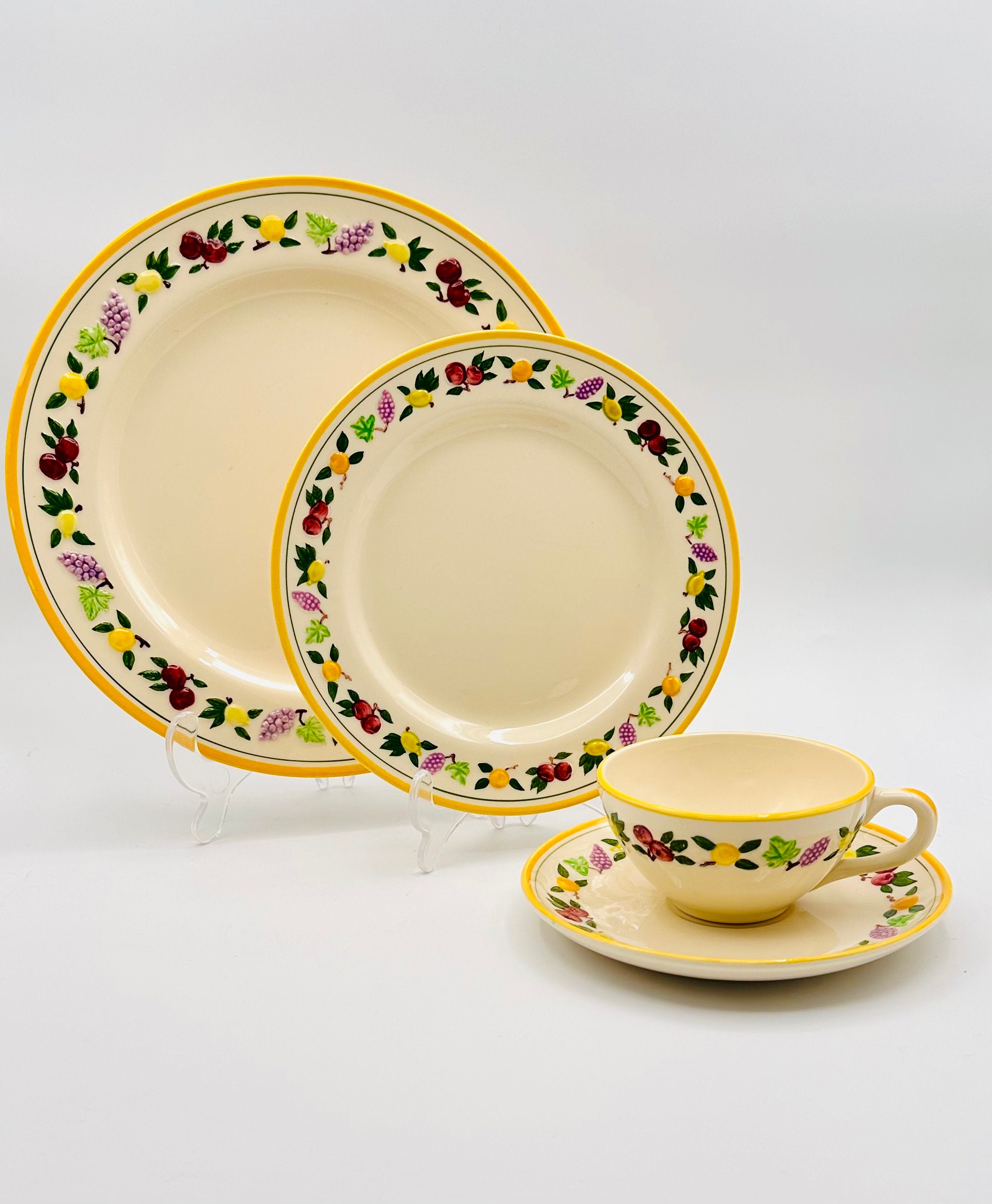 Vintage Franciscan Small Fruit Dinnerware Collection 4pc Place