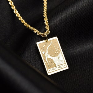 Pendentif carte de tarot Sagittaire en or 14 carats, collier signe du zodiaque, bijoux Sagittaire en or délicats, bijoux astrologie, carte de tarot signe astrologique