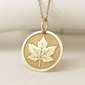 14K Echtgold Ahornblatt Anhänger, Kanada Ahorn Blatt Anhänger, Gold Herbst Blatt Schmuck, Zierliche Ahornblatt Anhänger, Schichtung Halskette