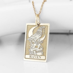 14K Real Solid Gold Raven Tarot-Karte Anhänger, personalisierte Raven Schmuck, Raven Skull Halskette, Gothic Tarot Card Charm, Black Bird Halskette