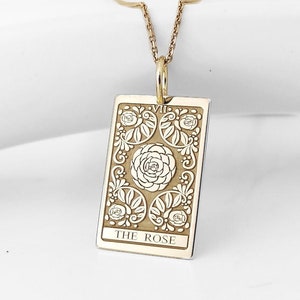 Collier de cartes de tarot en or massif 14 carats, bijoux de lecture de tarot de fleurs, breloque de tarot de fleurs rose personnalisée, cadeau délicat de carte de tarot en or