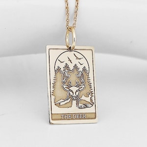 Collar de tarot con ciervo en oro macizo de 14 quilates, colgante de ciervo personalizado, dije de cabeza de ciervo rectangular, collar de bosque dorado, regalos delicados de ciervo
