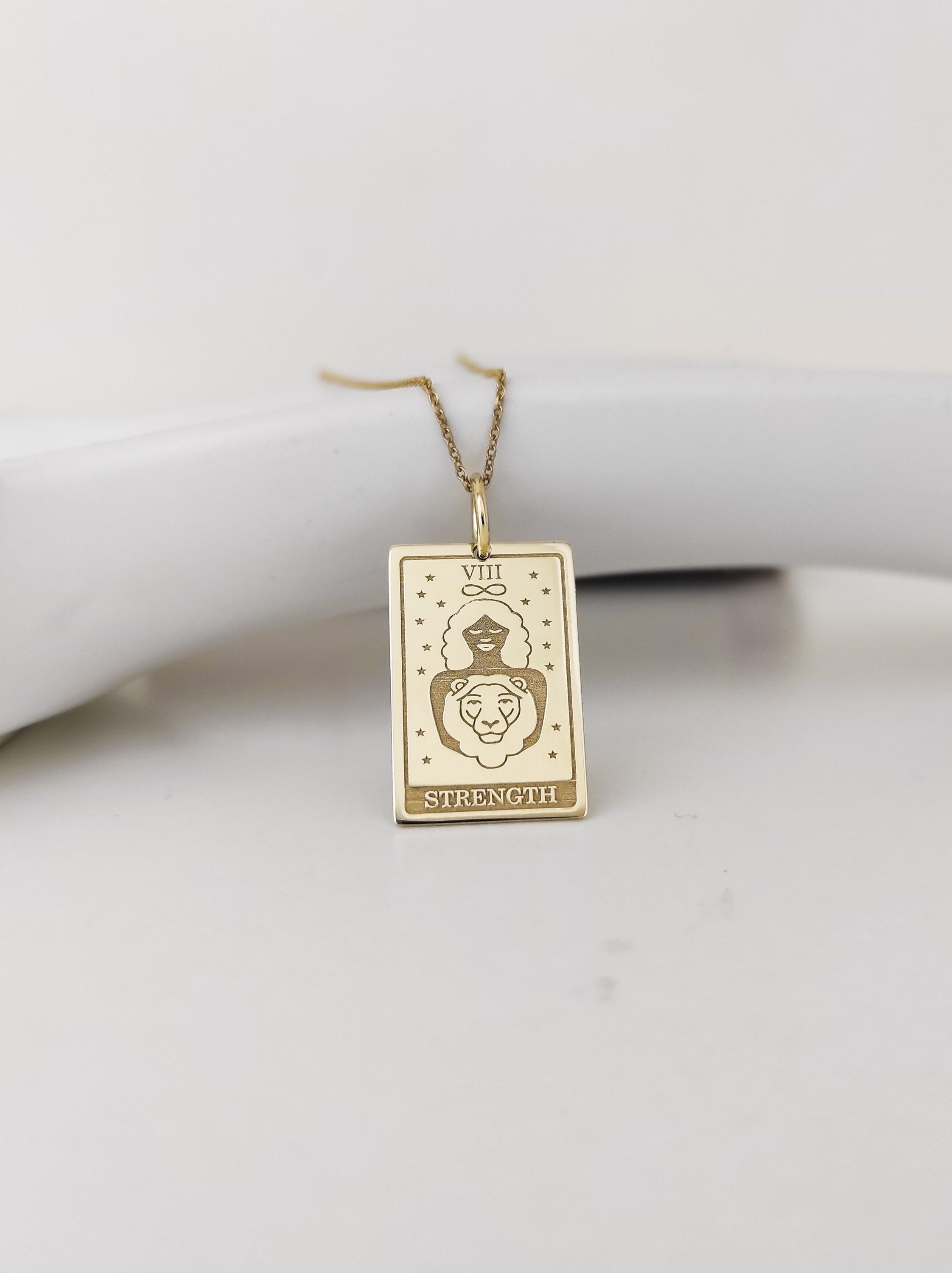 14Kゴールド「強さ」タロットカードペンダント、ゴールドライオンネックレス、ゴールドタロットジュエリー、パワーネックレス、パーソナライズペンダント、ゴールドウィッチネックレス  - Etsy 日本