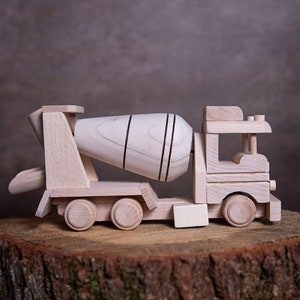 Hand-made wooden concrete mixer, 24 cm. A charming model for little construction enthusiasts. Safe, non-toxic . Made in Poland image 3