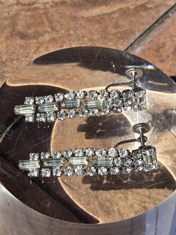 VTG Clear Rhinestone Screwback Dangle Earrings. 1… - image 10