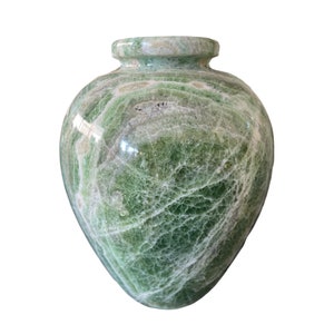 Decorative vase in emerald onyx height 22 cm