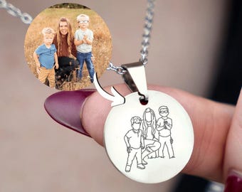 Custom Engraved Round Necklace – Personalized Photo Pendant, Jewelry Gift for Couples, Friends, or Family