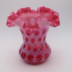 ヴィンテージ フェントン クランベリー コインドット花瓶、手吹き 