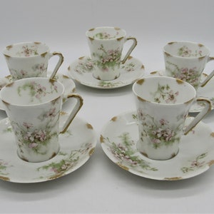 Conjunto de 5 xícaras e pires de chocolate Schleiger 146, de Theodore Haviland, Limoges, França