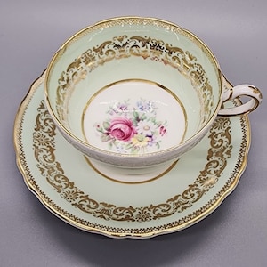 Vintage Paragon Double Warrant Fine English Bone China Teacup and Saucer A-248-8