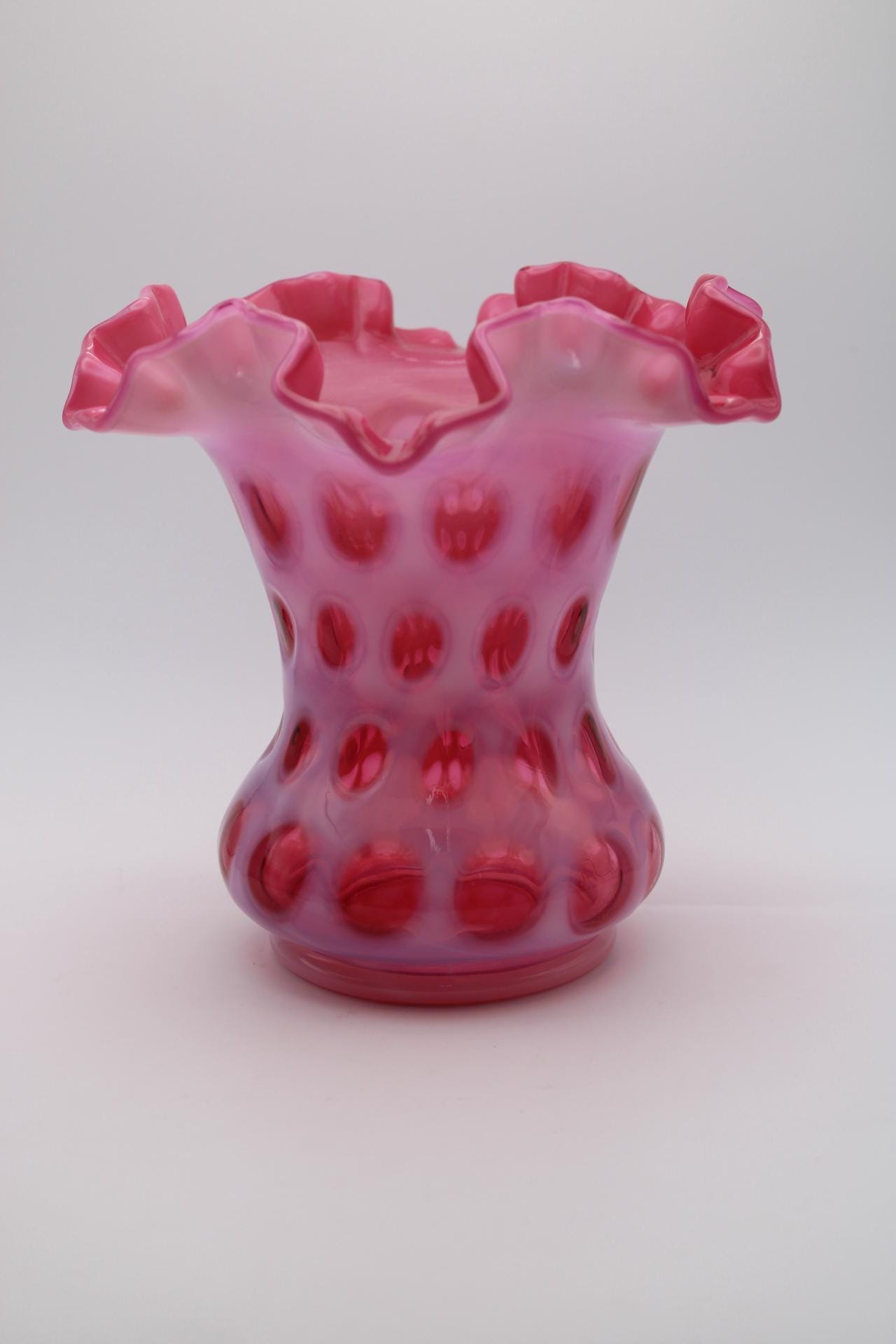 値下げしました！フェントン　ドット　クランベリーフリルガラス花瓶 値下げしました！フェントン コインドット クランベリーフリル